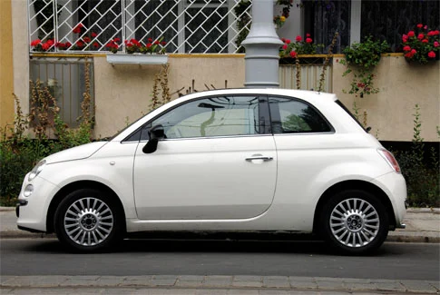 fiat 500 weißer Fiat 500 – Beispiel für Gebrauchtwagenankauf Waren (Müritz)